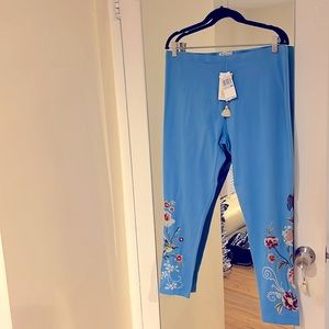 Johnny Was NWT Jailyn leggings 1X in Azure Blue.Matching tops available 1X,2X.